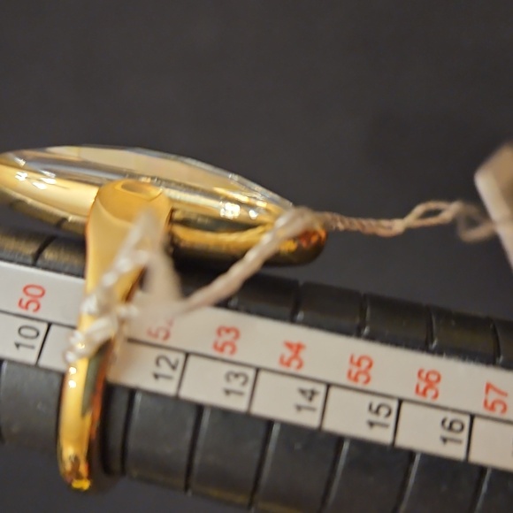 Calvin Klein Gold Ring with Clear Glass Stone With Diamond Cuts - Picture 5 of 13